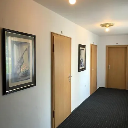 Luise - An Der Philharmonie Essen