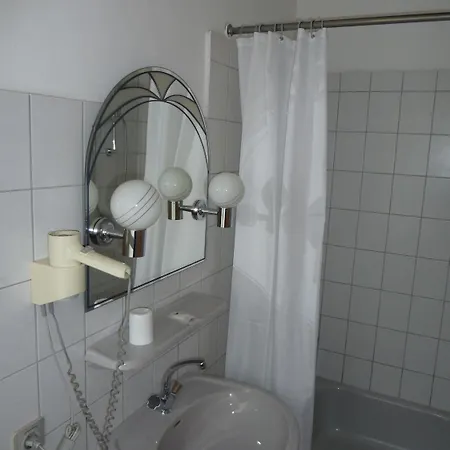 Luise - An Der Philharmonie 3*