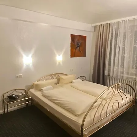 Luise - An Der Philharmonie Essen